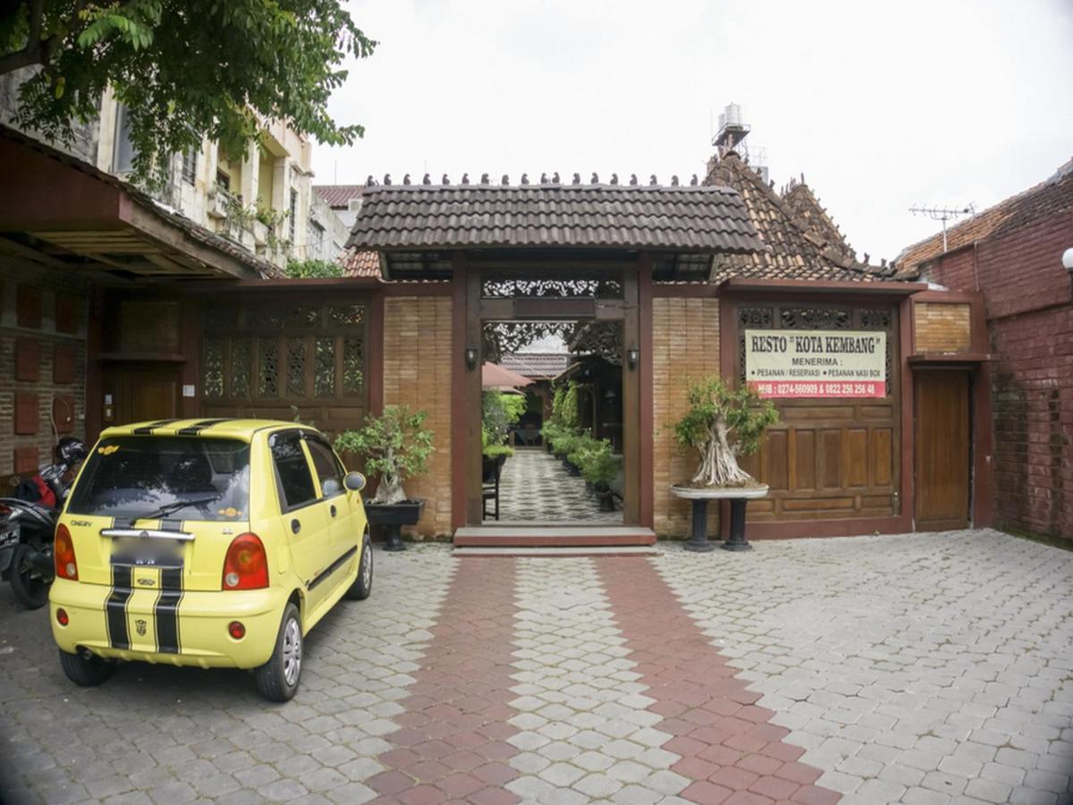 Reddoorz Syariah @ Lempuyangan Hotel Yogyakarta Exterior photo