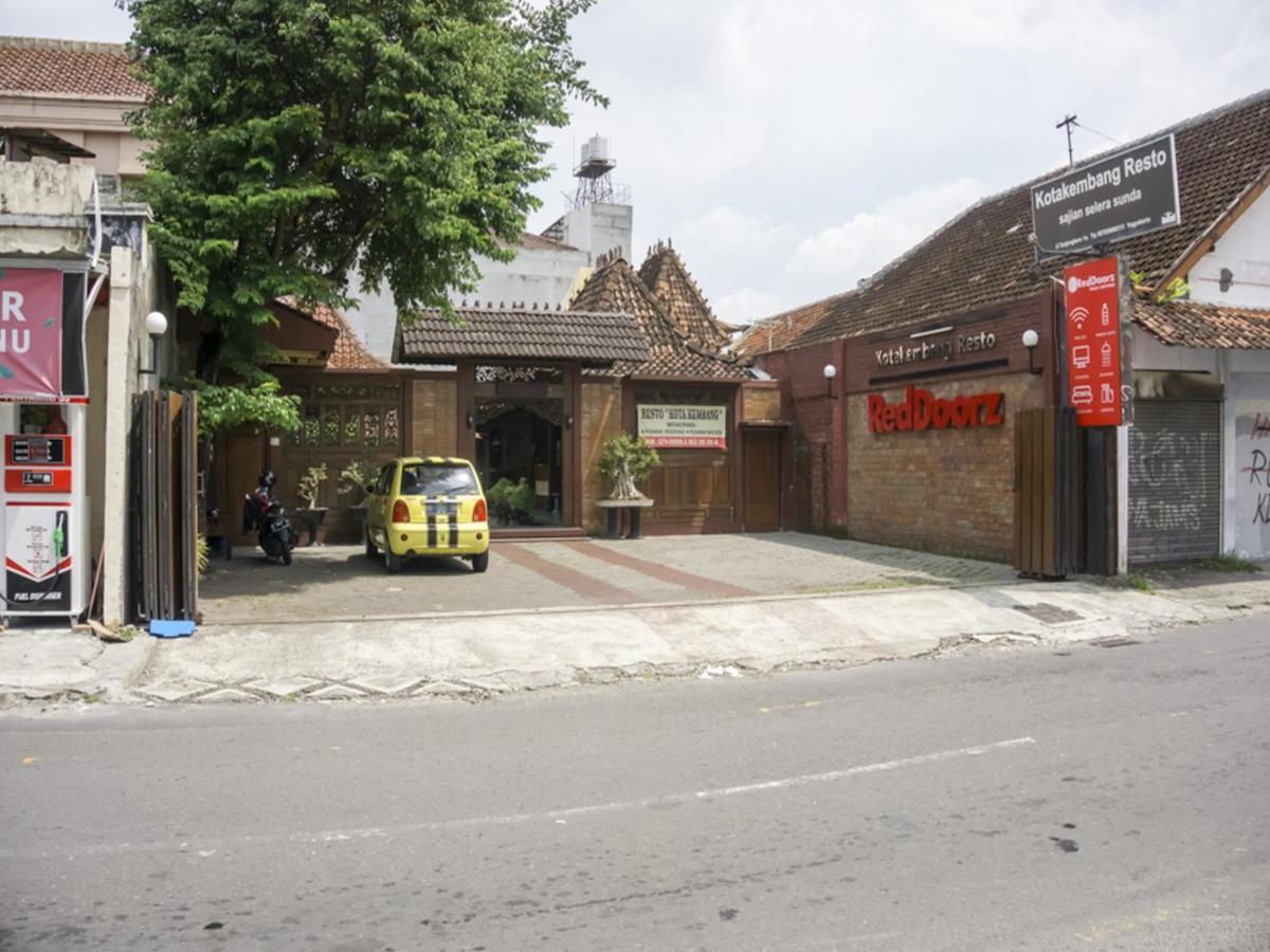 Reddoorz Syariah @ Lempuyangan Hotel Yogyakarta Exterior photo