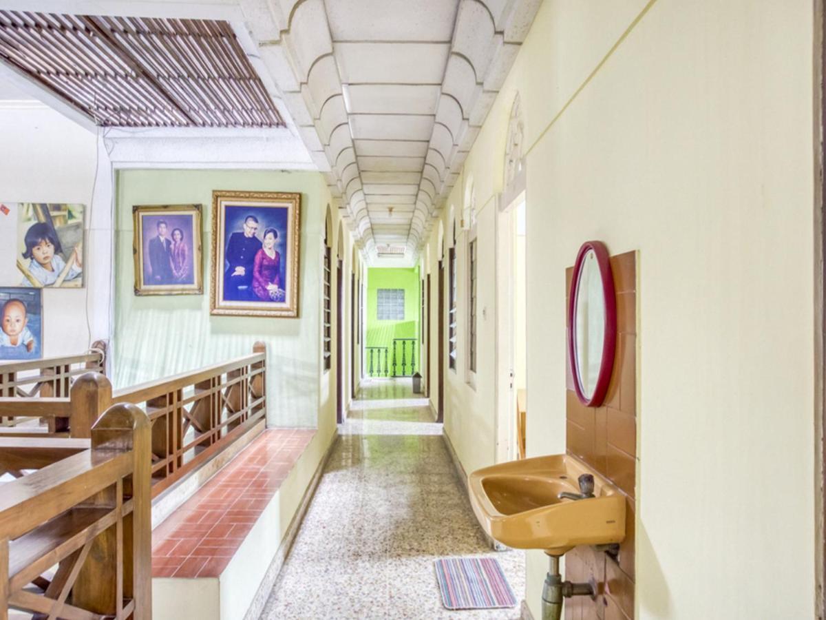 Reddoorz Syariah @ Lempuyangan Hotel Yogyakarta Exterior photo